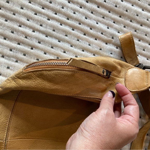 Latico Leathers Callie Crossbody Bag - Picture 5 of 5